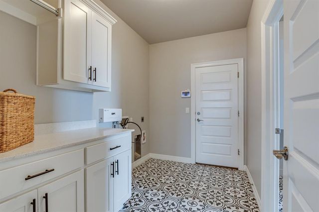 10720 Little Sallisaw Creek Drive, Yukon, OK 73099