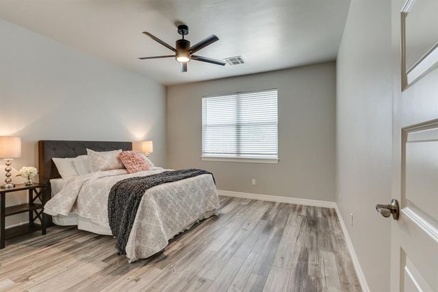 10720 Little Sallisaw Creek Drive, Yukon, OK 73099