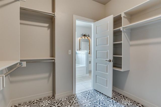 10720 Little Sallisaw Creek Drive, Yukon, OK 73099