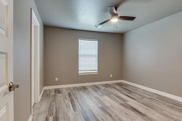 10720 Little Sallisaw Creek Drive, Yukon, OK 73099