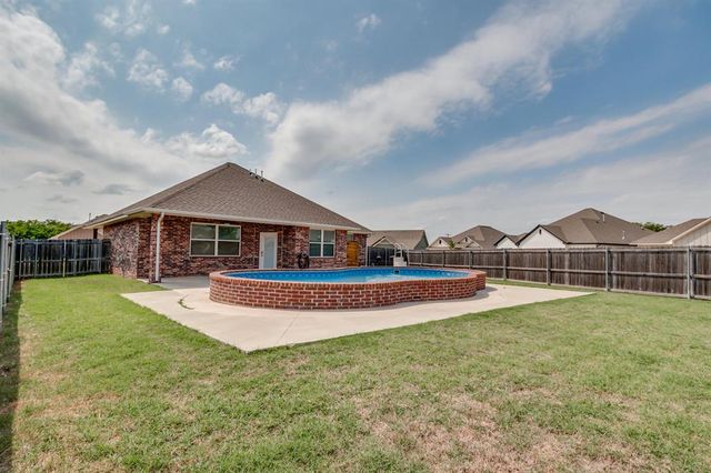 10720 Little Sallisaw Creek Drive, Yukon, OK 73099