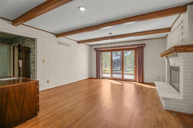 420 Golfview Drive, Blue Springs, MO 64014