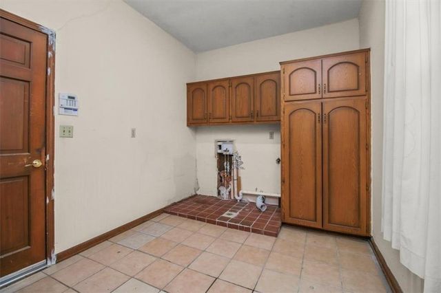 420 Golfview Drive, Blue Springs, MO 64014