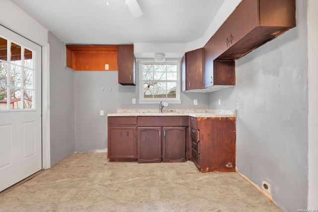 4330 Kilrea, San Antonio, TX 78219