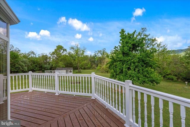30 SAVANNAH DR, Strasburg, VA 22657