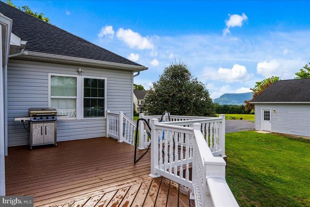 30 SAVANNAH DR, Strasburg, VA 22657