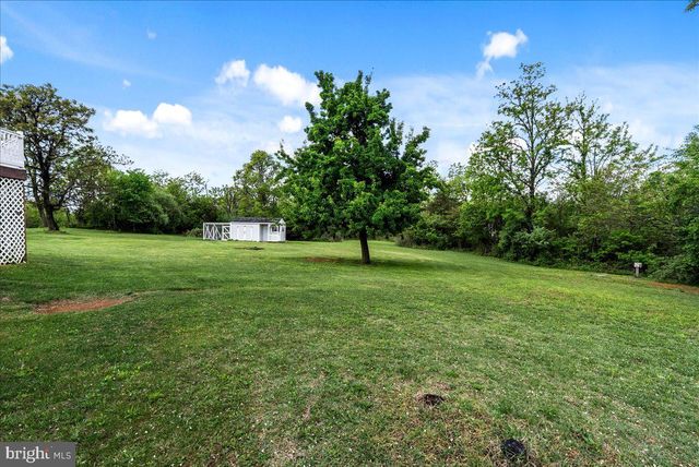30 SAVANNAH DR, Strasburg, VA 22657