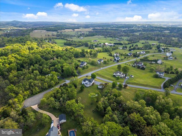 30 SAVANNAH DR, Strasburg, VA 22657