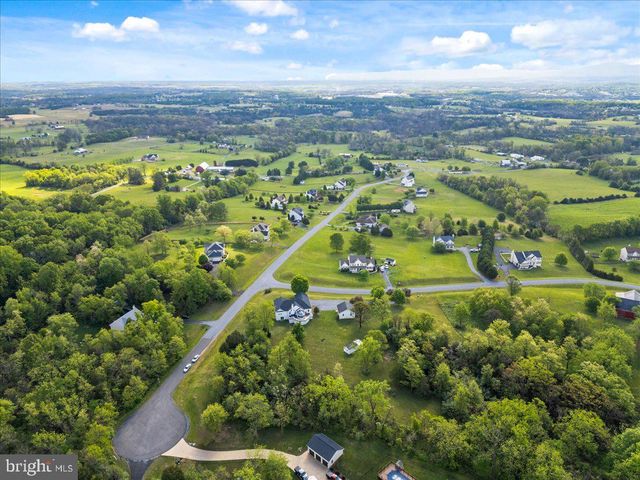 30 SAVANNAH DR, Strasburg, VA 22657