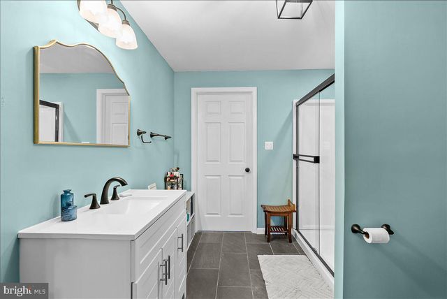 30 SAVANNAH DR, Strasburg, VA 22657