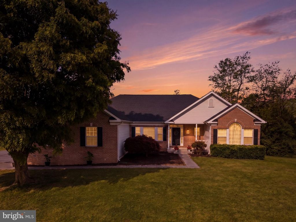 30 SAVANNAH DR, Strasburg, VA 22657
