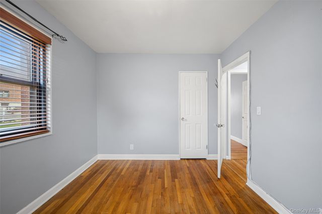 246-29 57th Drive B110, Douglaston, NY 11362