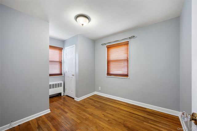 246-29 57th Drive B110, Douglaston, NY 11362