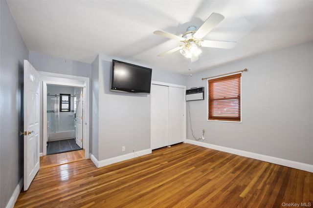 246-29 57th Drive B110, Douglaston, NY 11362