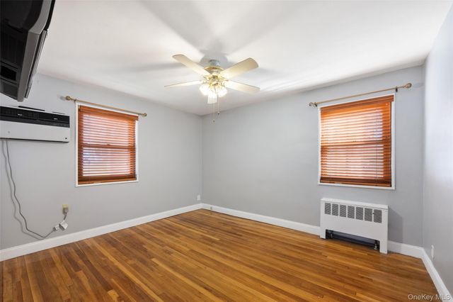 246-29 57th Drive B110, Douglaston, NY 11362