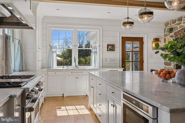 101 HAMPTON LN, Blue Bell, PA 19422