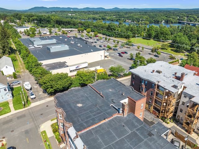 37 O'connor Ave 2L, Holyoke, MA 01040