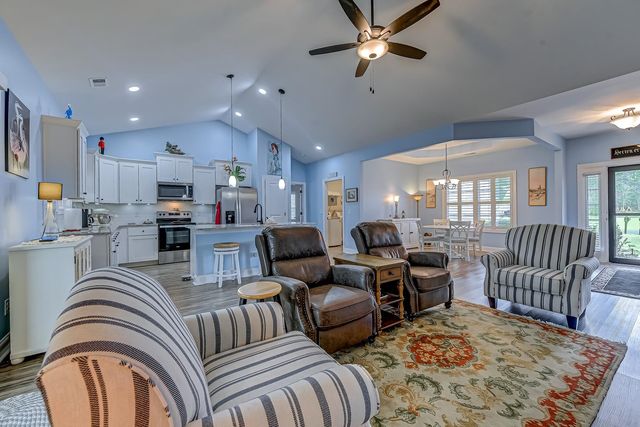 209 Highmeadow Ln., Aynor, SC 29511