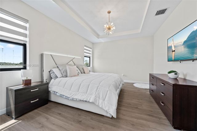 20576 NE 5th Place, Miami, FL 33179