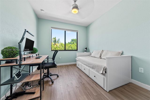 20576 NE 5th Place, Miami, FL 33179