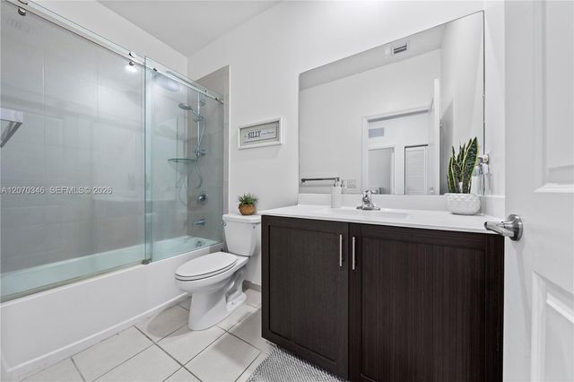 20576 NE 5th Place, Miami, FL 33179