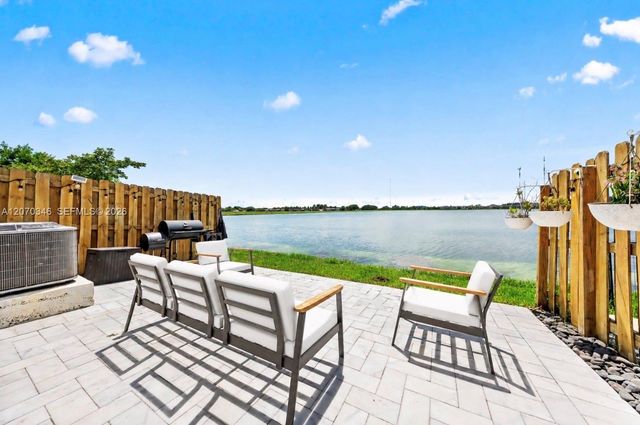20576 NE 5th Place, Miami, FL 33179