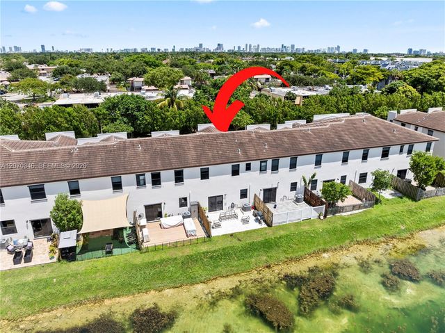 20576 NE 5th Place, Miami, FL 33179