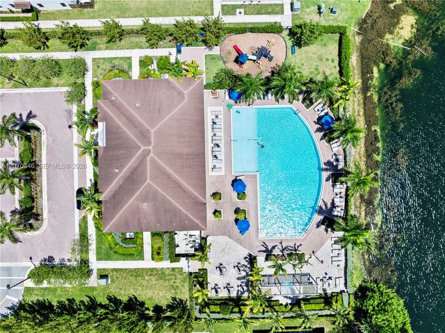 20576 NE 5th Place, Miami, FL 33179
