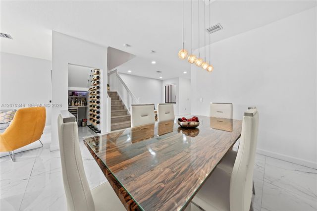 20576 NE 5th Place, Miami, FL 33179