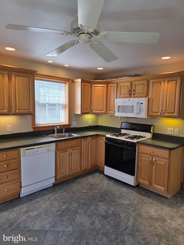 605 S EAGLE RD, Havertown, PA 19083