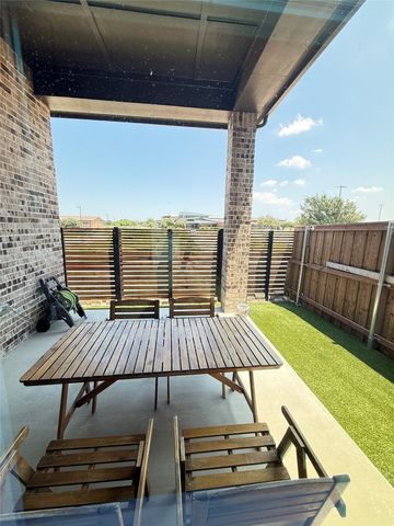2561 Four Roses Drive, Lewisville, TX 75056