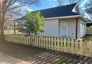 400 Washington ST, Smithville, TX 78957