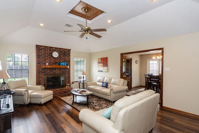 3701 Regency Drive, Deer Park, TX 77536