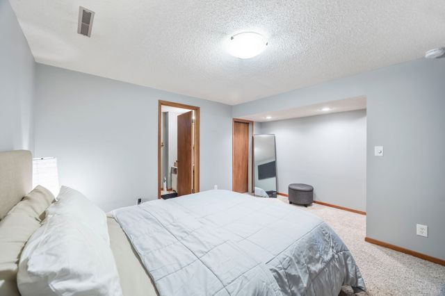 4225 SE 23rd Street, Des Moines, IA 50320