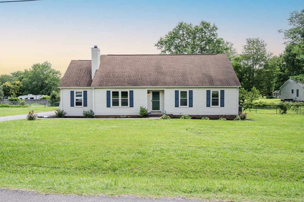215 McNiel Dr, Murfreesboro, TN 37128