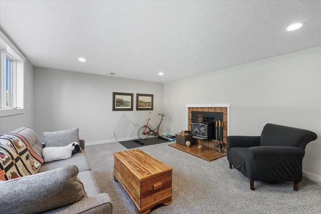 817 W White Rd, Spokane, WA 99224