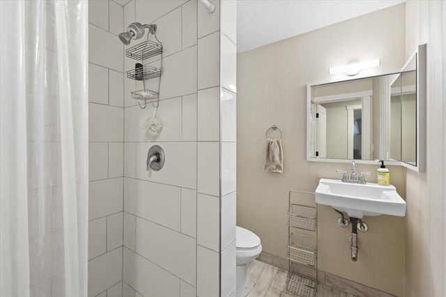 817 W White Rd, Spokane, WA 99224