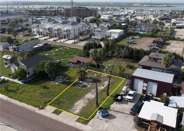 124 West Brundrett, Port Aransas, TX 78373