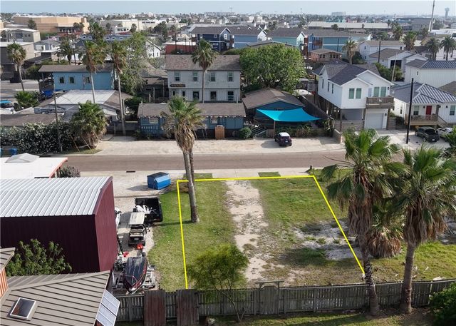 124 West Brundrett, Port Aransas, TX 78373