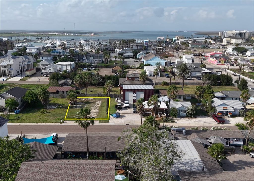 124 West Brundrett, Port Aransas, TX 78373