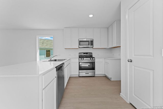 7602 Bohemian Grove, San Antonio, TX 78227