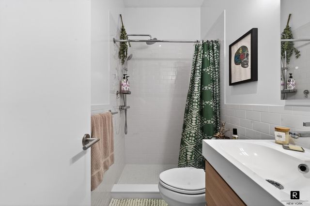 497 Hart Street, New York City, NY 11221