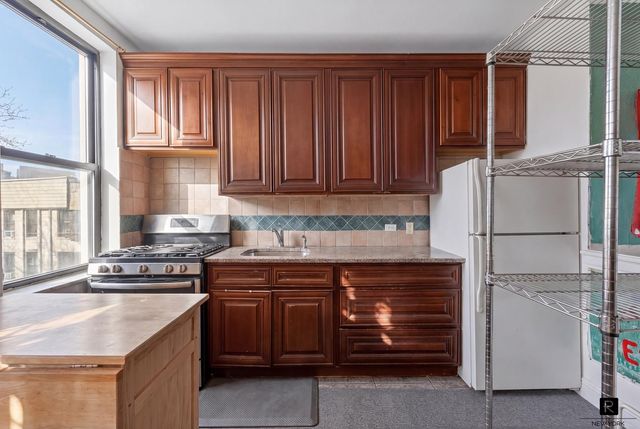 497 Hart Street, New York City, NY 11221