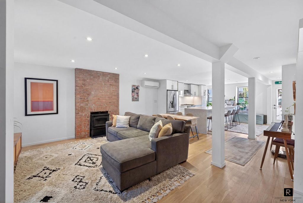 497 Hart Street, New York City, NY 11221