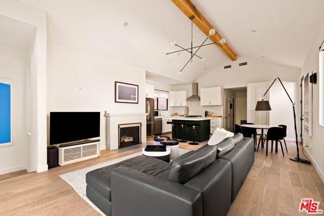 8723 Lookout Mountain Avenue, Los Angeles, CA 90046