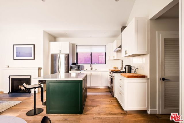 8723 Lookout Mountain Avenue, Los Angeles, CA 90046