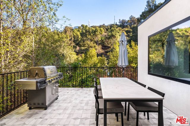 8723 Lookout Mountain Avenue, Los Angeles, CA 90046