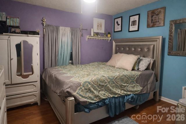 6836 Deanwood Place, Charlotte, NC 28217