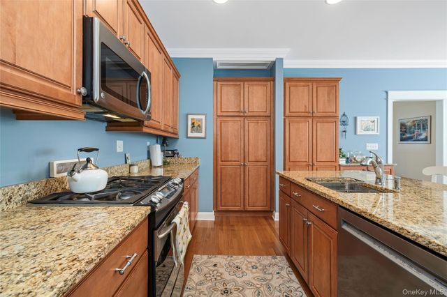 15 Cowdrey Street, Warwick, NY 10990