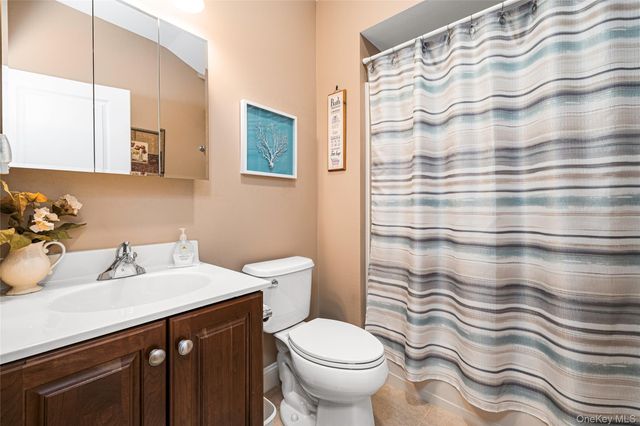 15 Cowdrey Street, Warwick, NY 10990